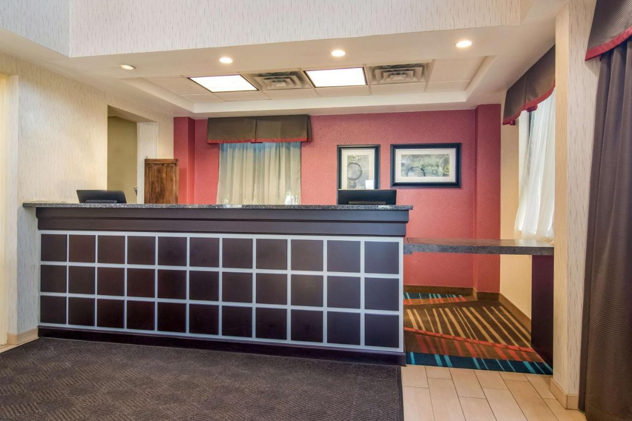 Best Western Dutch Valley Inn Ню Филаделфия Екстериор снимка