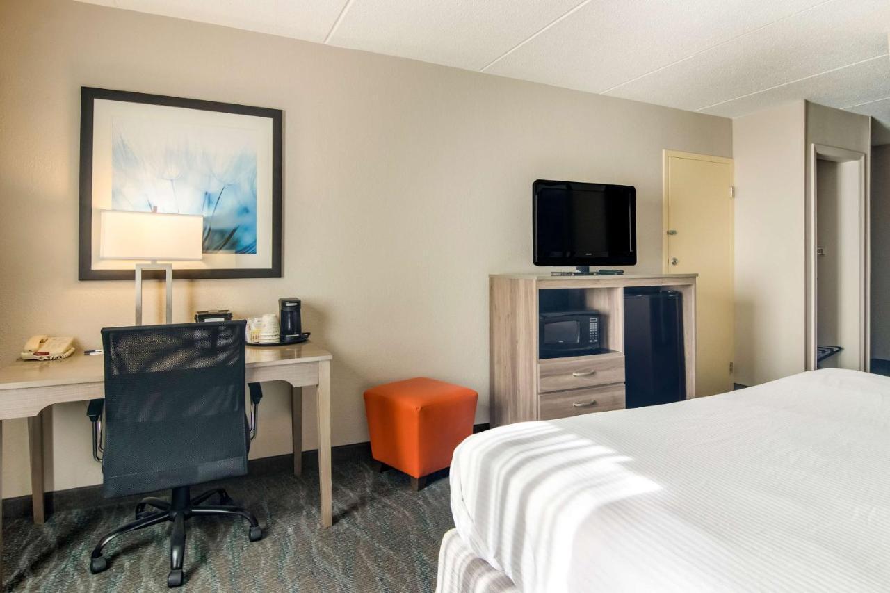 Best Western Dutch Valley Inn Ню Филаделфия Екстериор снимка
