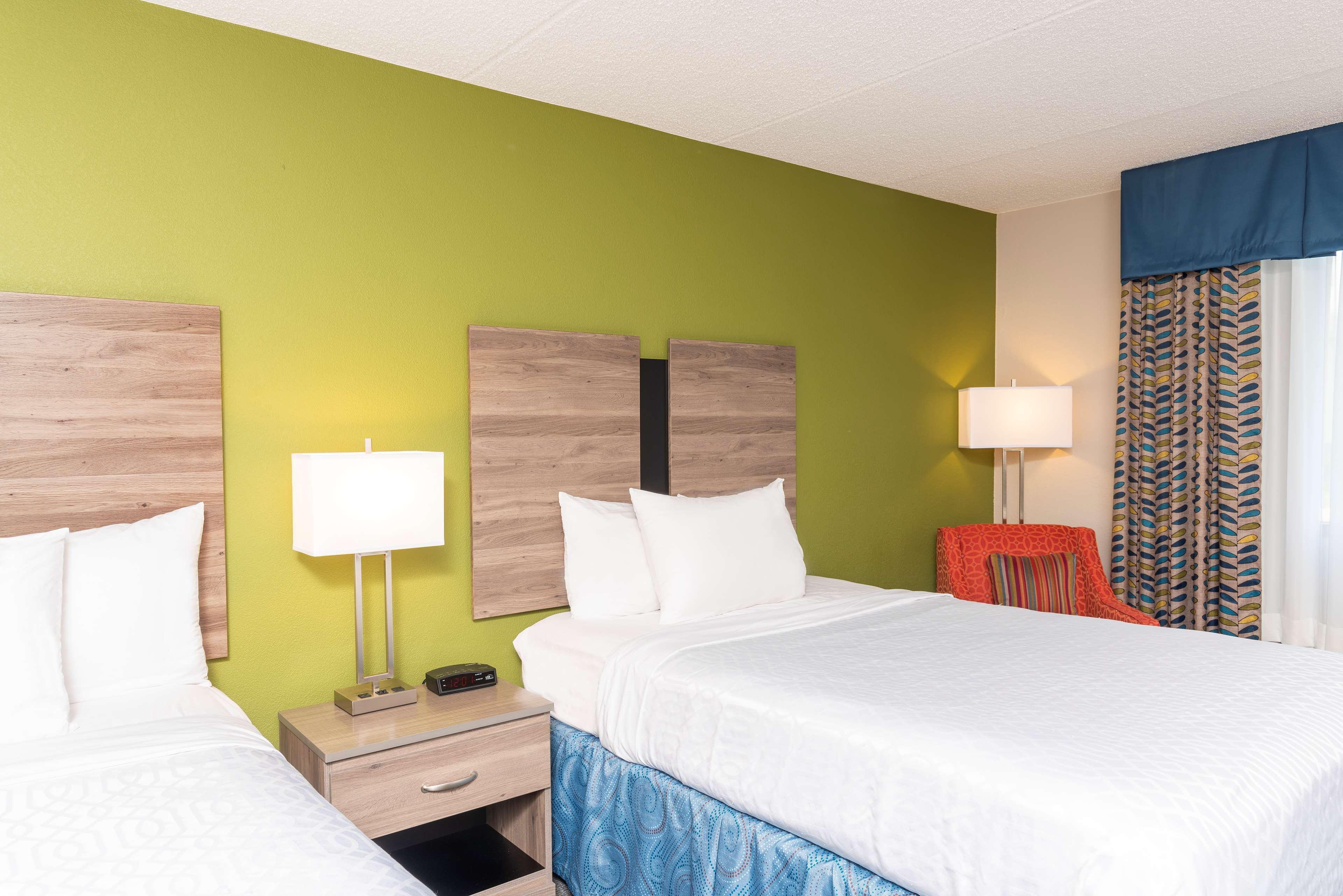 Best Western Dutch Valley Inn Ню Филаделфия Екстериор снимка